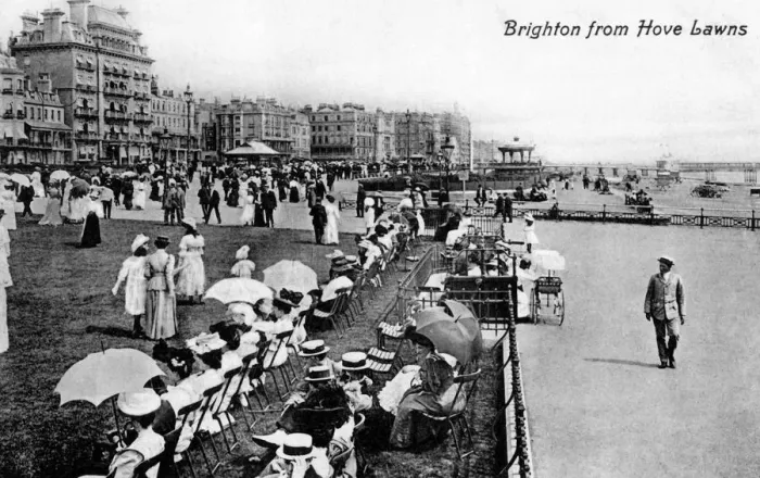 Framed Print : Brighton from Hove Lawns, Sussex, early 20th century. Artist: V&S Photo Framed Print : Brighton from Hove Lawns, Sussex, early 20th century. Artist: V&S Photo
