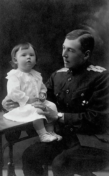 Briner Felix Yulievich with his daughter Irina, 1919. Creator: Unknown