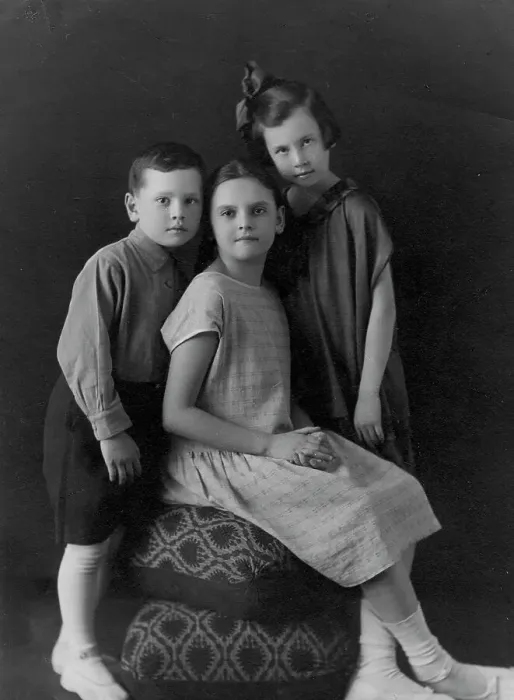 Framed Print : Briner Yuliy Borisovich with his sister Vera and cousin Irina Feliksovna Briner, 1928. Creator: Unknown Framed Print : Briner Yuliy Borisovich with his sister Vera and cousin Irina Feliksovna Briner, 1928. Creator: Unknown