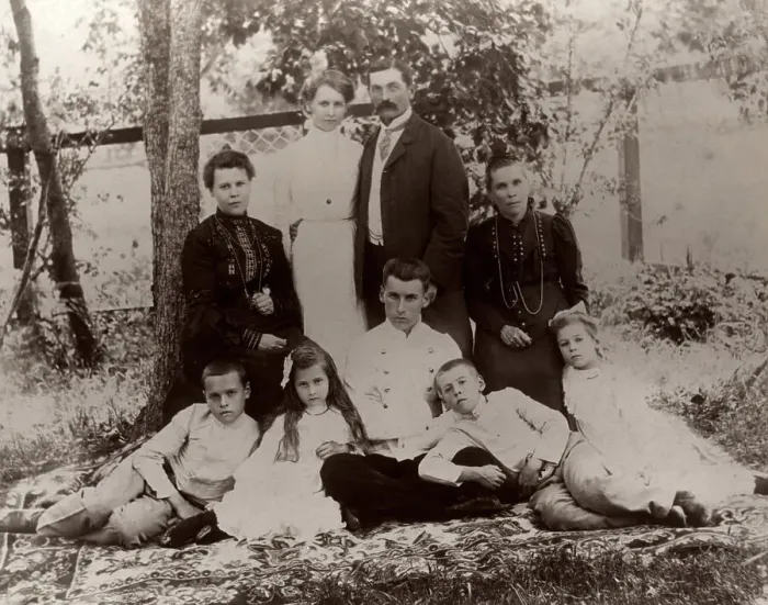 Framed Print : Briner Yuliy Ivanovich with his wife Natalya Iosifovna, sons Leonid, Boris, Felix, daughter... 1900 Creator: Unknown Framed Print : Briner Yuliy Ivanovich with his wife Natalya Iosifovna, sons Leonid, Boris, Felix, daughter... 1900 Creator: Unknown