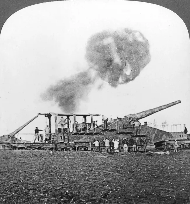 Framed Print : British 16 inch railway guns in action, World War I, c1914-c1918. Artist: Realistic Travels Publishers Framed Print : British 16 inch railway guns in action, World War I, c1914-c1918. Artist: Realistic Travels Publishers