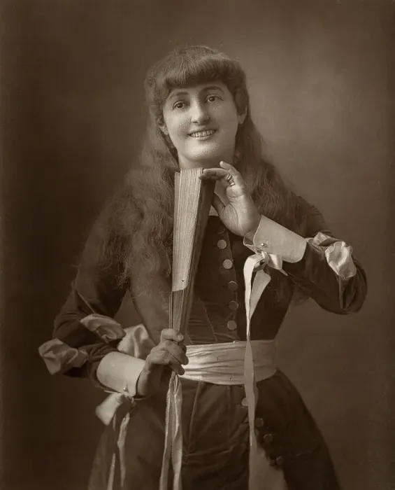 Framed Print : British actress Alice Atherton in Oliver Grumble, 1886. Artist: Barraud Framed Print : British actress Alice Atherton in Oliver Grumble, 1886. Artist: Barraud