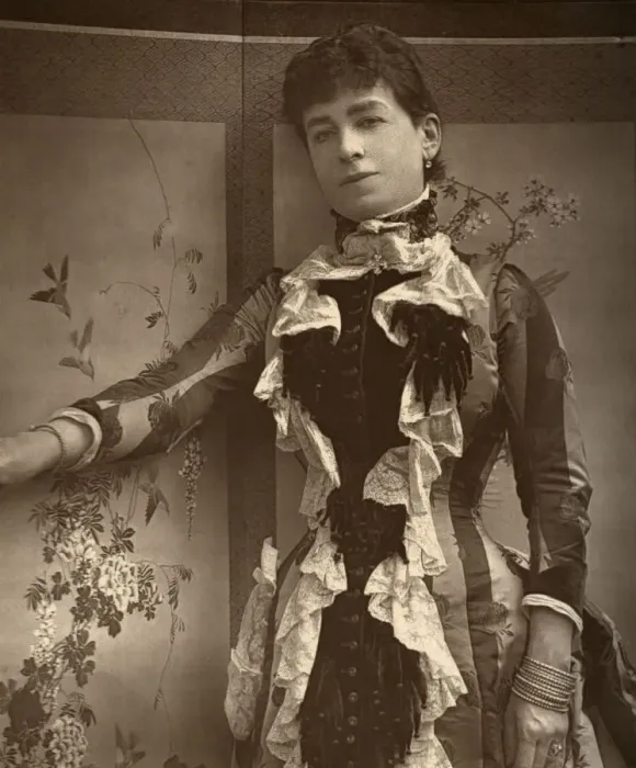 Framed Print : British actress Lady Monckton in Jim the Penman, 1886. Artist: Barraud Framed Print : British actress Lady Monckton in Jim the Penman, 1886. Artist: Barraud