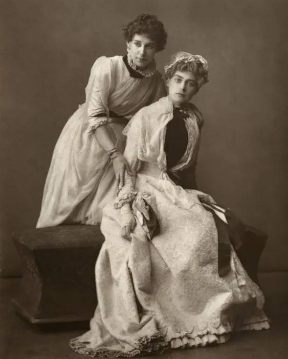 Framed Print : British actresses Eweretta Lawrence and Grace Otway in On Change, 1886. Artist: Barraud Framed Print : British actresses Eweretta Lawrence and Grace Otway in On Change, 1886. Artist: Barraud