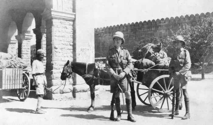 Framed Print : British army transport, Agra, India, 1916-1917 Framed Print : British army transport, Agra, India, 1916-1917