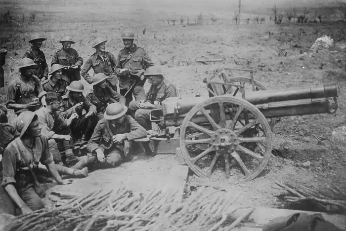 Framed Print : British & captured gun, 10 Jun 1917. Creator: Bain News Service. British & captured gun, 10 Jun 1917. Creator: Bain News Service Framed Print : British & captured gun, 10 Jun 1917. Creator: Bain News Service. British & captured gun, 10 Jun 1917. Creator: Bain News Service