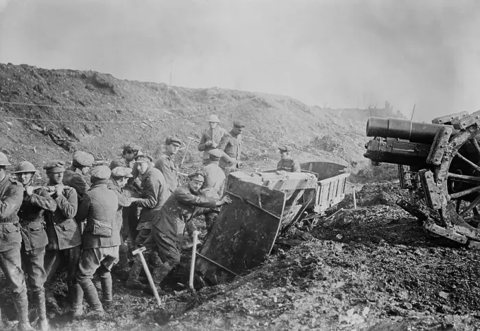 Framed Print : British clearing ground for Howitzer, between 1914 and 1918. Creator: Bain News Service