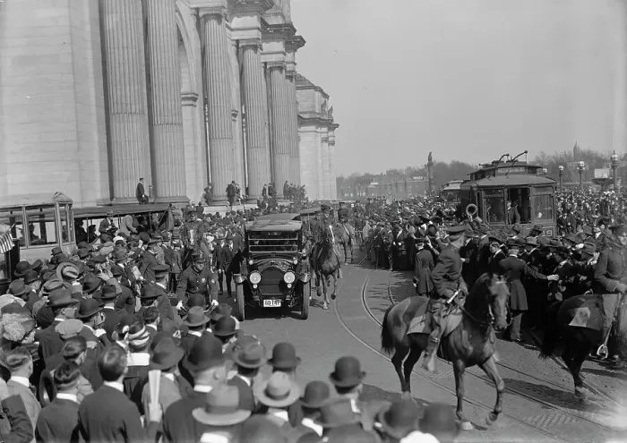 Framed Print : British Commission To U.S - Arrival At Union Station; General Views, 1917. Creator: Harris & Ewing. British Commission To U.S - Arrival At Union Station; General Views, 1917. Creator: Harris & Ewing Framed Print : British Commission To U.S - Arrival At Union Station; General Views, 1917. Creator: Harris & Ewing. British Commission To U.S - Arrival At Union Station; General Views, 1917. Creator: Harris & Ewing