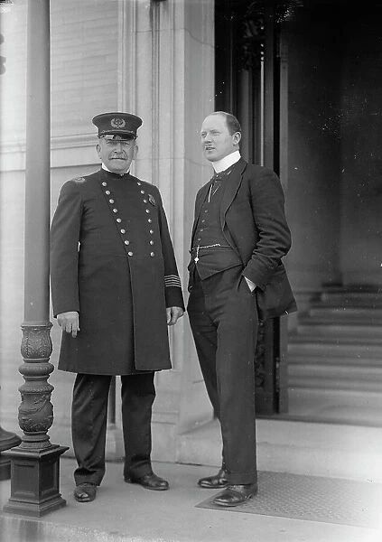 British Commission To U.S. - Inspector D.O. O'Donnell Talking To D.C. Policeman, 1917. Creator: Harris & Ewing. British Commission To U.S. - Inspector D.O. O'Donnell Talking To D.C. Policeman, 1917. Creator: Harris & Ewing