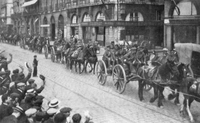 Framed Print : British Horse drawn artillery in Rouen, France, August 1914, (1926) Framed Print : British Horse drawn artillery in Rouen, France, August 1914, (1926)
