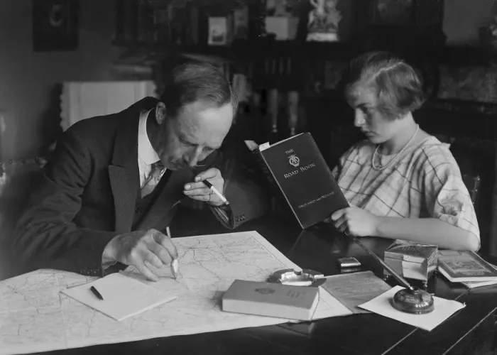 Framed Print : British motoring photographer Bill Brunell with his rally driver daughter Kitty, c1930 Framed Print : British motoring photographer Bill Brunell with his rally driver daughter Kitty, c1930