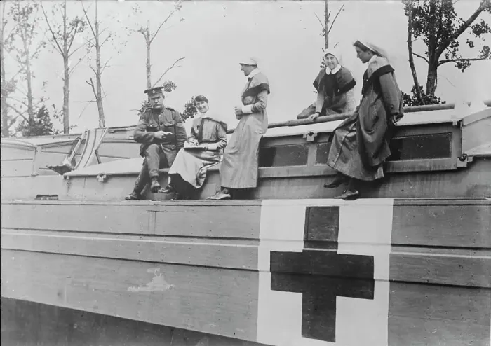 Framed Print : British nurses on hospital barge, 19 Jun 1917. Creator: Bain News Service Framed Print : British nurses on hospital barge, 19 Jun 1917. Creator: Bain News Service