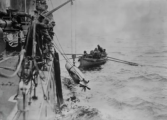 Framed Print : British torpedo after practice run, between c1915 and c1920. Creator: Bain News Service Framed Print : British torpedo after practice run, between c1915 and c1920. Creator: Bain News Service