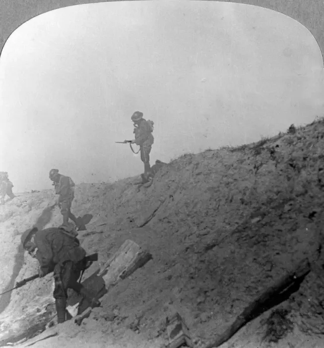 Framed Print : British troops advancing through gas, Passchandaele, Ypres, Belgium, World War I, c1914-c1918. Artist: Realistic Travels Publishers Framed Print : British troops advancing through gas, Passchandaele, Ypres, Belgium, World War I, c1914-c1918. Artist: Realistic Travels Publishers