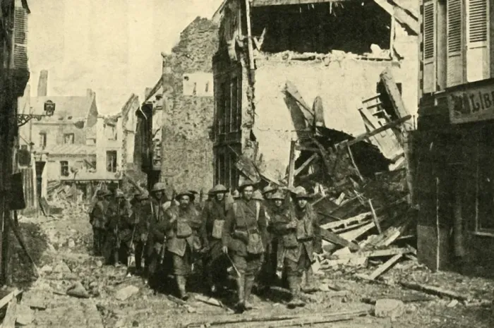 Framed Print : British troops in Peronne, northern France, First World War, 18 March 1917, (c1920) Framed Print : British troops in Peronne, northern France, First World War, 18 March 1917, (c1920)