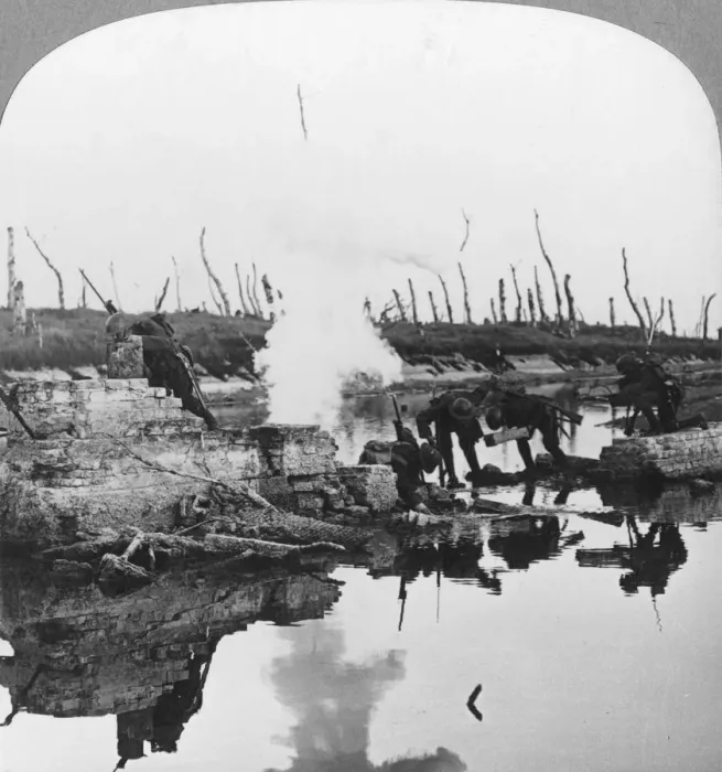Framed Print : British troops on the Yser Canal, Flanders, Belgium, World War I, c1914-c1918. Artist: Realistic Travels Publishers Framed Print : British troops on the Yser Canal, Flanders, Belgium, World War I, c1914-c1918. Artist: Realistic Travels Publishers