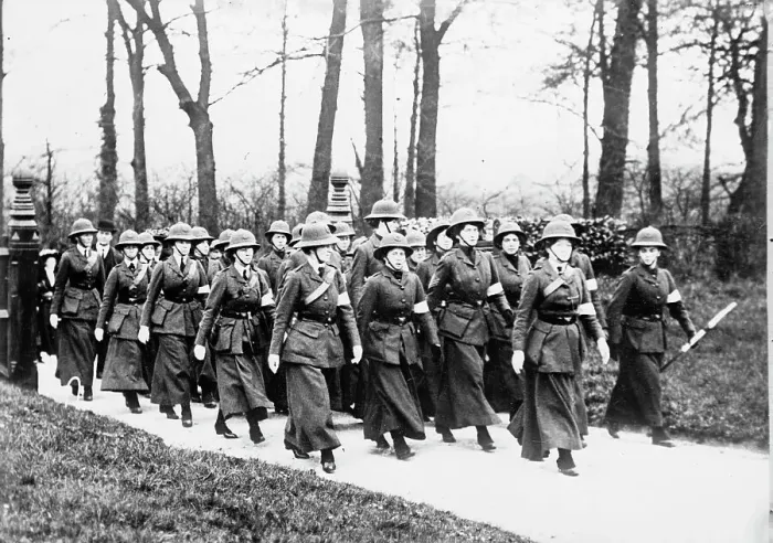 Framed Print : British women in Army Camp, between c1910 and c1915. Creator: Bain News Service