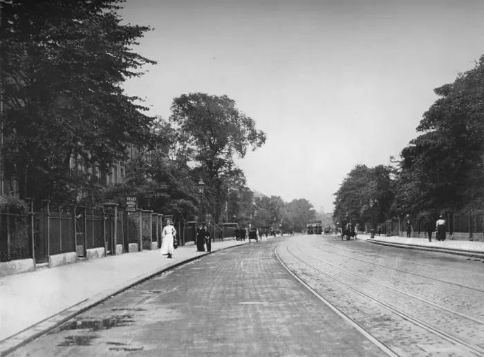 Framed Print : Brixton Road, c1912, (1912) Framed Print : Brixton Road, c1912, (1912)