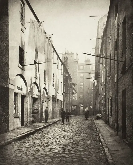 Framed Print : Broad Close No. 167 High Street (#3), Printed 1900. Creator: Thomas Annan Framed Print : Broad Close No. 167 High Street (#3), Printed 1900. Creator: Thomas Annan