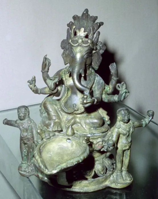 Framed Print : Bronze figure of the Hindu god Ganesh Framed Print : Bronze figure of the Hindu god Ganesh