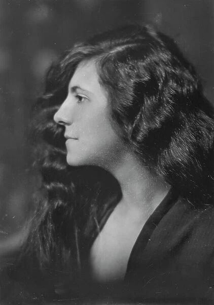 Brooks, Anita, Miss, portrait photograph, 1917 or 1918. Creator: Arnold Genthe