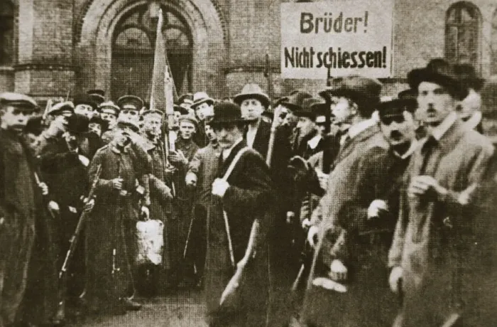 Framed Print : Brothers, Don t Shoot!, placard during the German Revolution, Berlin, c1918-c1919