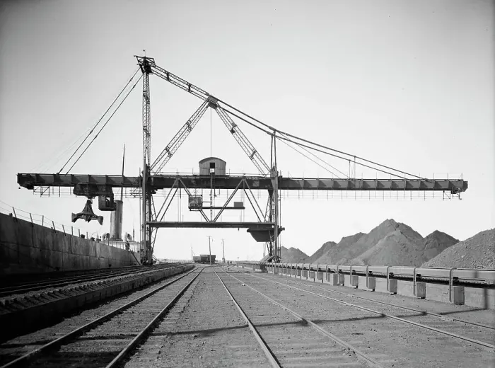Framed Print : Brown electric hoist, unloading ore, Buffalo, N.Y. c1908. Creator: Unknown Framed Print : Brown electric hoist, unloading ore, Buffalo, N.Y. c1908. Creator: Unknown