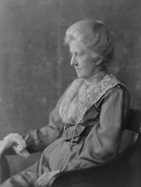 Bruce, James M. Mrs. portrait photograph, 1916. Creator: Arnold Genthe