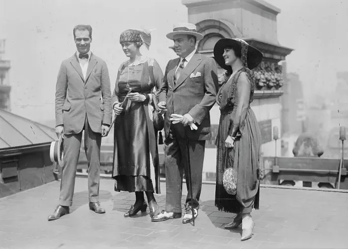 Framed Print : Bruno Zirato, Caruso & wife, Mrs. J. S. Keith, between c1915 and c1920. Creator: Bain News Service. Bruno Zirato, Caruso & wife, Mrs. J. S. Keith, between c1915 and c1920. Creator: Bain News Service Framed Print : Bruno Zirato, Caruso & wife, Mrs. J. S. Keith, between c1915 and c1920. Creator: Bain News Service. Bruno Zirato, Caruso & wife, Mrs. J. S. Keith, between c1915 and c1920. Creator: Bain News Service