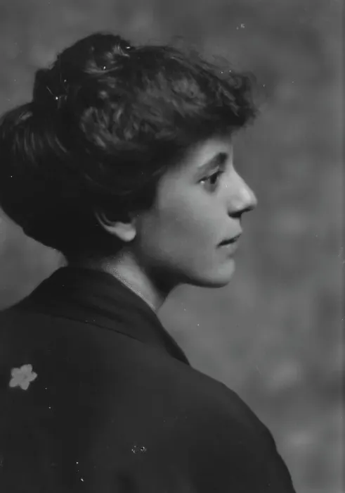 Framed Print : Buell, Miss, portrait photograph, 1914 Sept. 18. Creator: Arnold Genthe Framed Print : Buell, Miss, portrait photograph, 1914 Sept. 18. Creator: Arnold Genthe