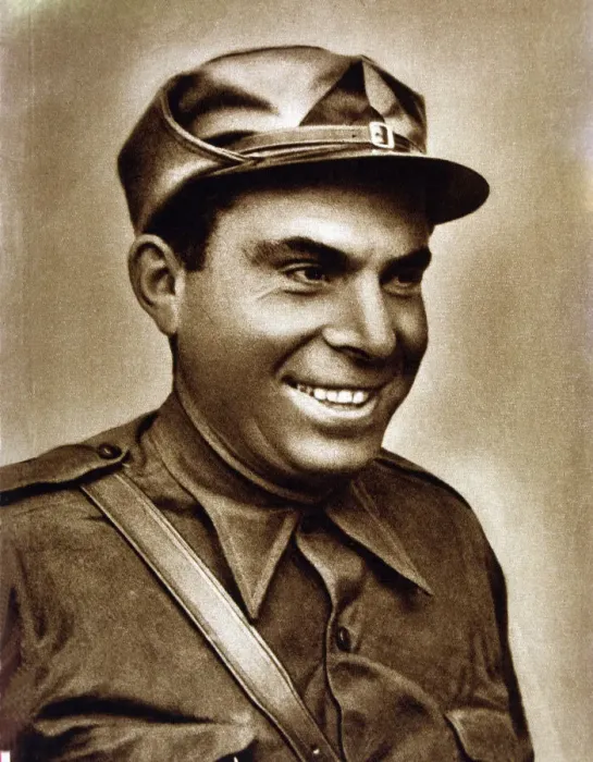 Framed Print : Buenaventura Durruti (1896-1936), Spanish anarchist leader, reproduction of a photograph Framed Print : Buenaventura Durruti (1896-1936), Spanish anarchist leader, reproduction of a photograph