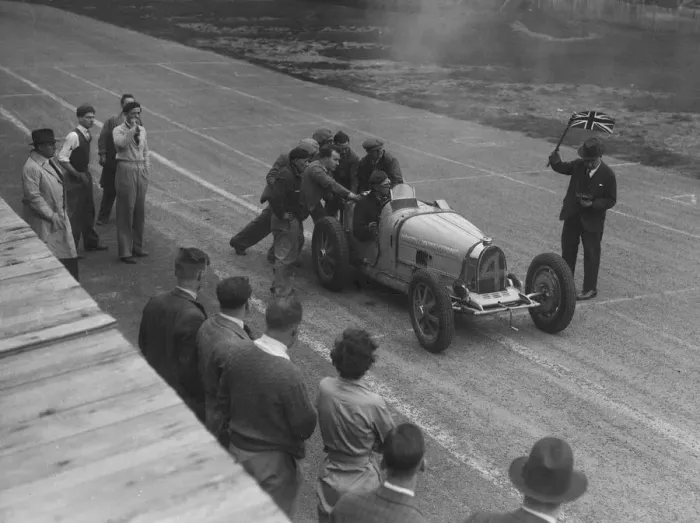 Framed Print : Bugatti Type 35B of Jock Leith at Donington Park, Leicestershire, 1935. Artist: Bill Brunell