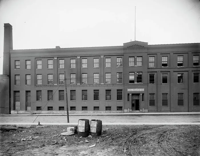 Framed Print : Buhl Stamping Co. building, Detroit, Mich. between 1905 and 1915. Creator: Unknown Framed Print : Buhl Stamping Co. building, Detroit, Mich. between 1905 and 1915. Creator: Unknown