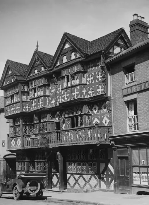 Framed Print : Buick outside the Feathers Hotel, Ludlow, Shropshire, c1930. Artist: Bill Brunell