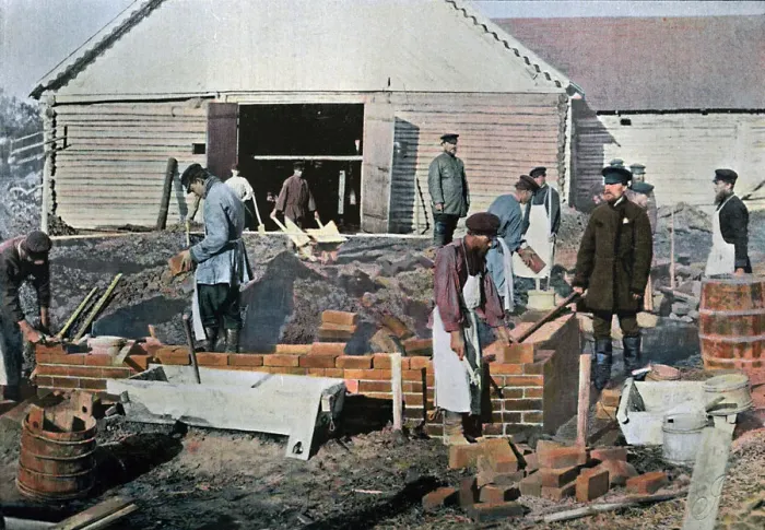Framed Print : Builders outside Moscow, Russia, c1890. Artist: Gillot Framed Print : Builders outside Moscow, Russia, c1890. Artist: Gillot