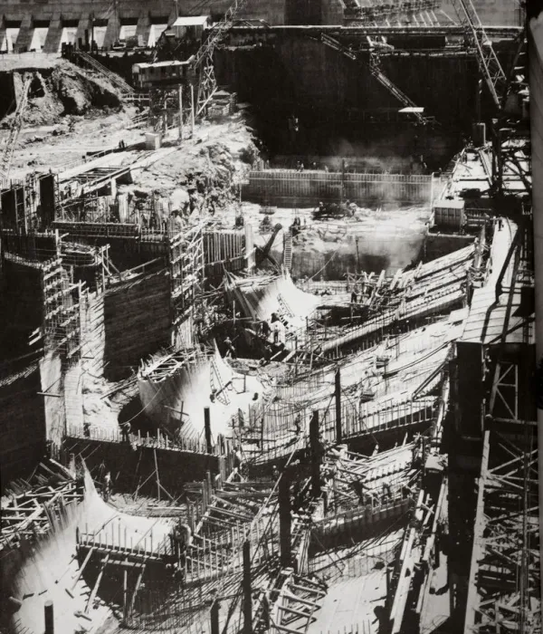 Framed Print : Building the Fort Loudon Dam, Tennessee, USA, early 1940s Framed Print : Building the Fort Loudon Dam, Tennessee, USA, early 1940s