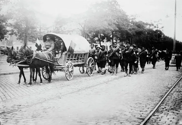 Framed Print : Bulgarian ambulance going to front, between c1910 and c1915. Creator: Bain News Service Framed Print : Bulgarian ambulance going to front, between c1910 and c1915. Creator: Bain News Service