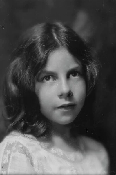 Bush, Peggy, Miss, portrait photograph, 1914 Aug. 18. Creator: Arnold Genthe