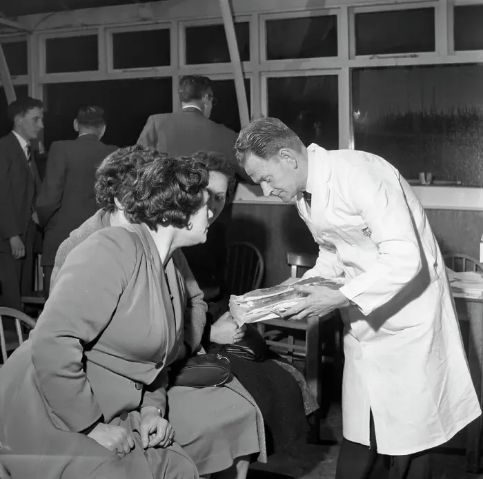 Framed Print : Butcher from Danish Bacon giving a demonstration, Kilnhurst, South Yorkshire, 1961 Framed Print : Butcher from Danish Bacon giving a demonstration, Kilnhurst, South Yorkshire, 1961