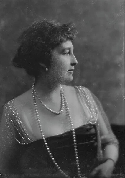 Byrne, James, Mrs. portrait photograph, 1917 June 2. Creator: Arnold Genthe