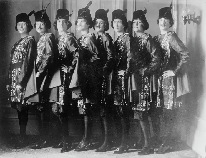 Framed Print : C. Nichols, Edith Sloan, Margaret Luce, Margaret Overton, Kath. Lamont... between c1910 and c1915. Creator: Bain News Service Framed Print : C. Nichols, Edith Sloan, Margaret Luce, Margaret Overton, Kath. Lamont... between c1910 and c1915. Creator: Bain News Service