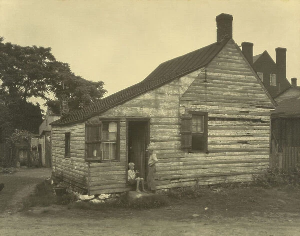 Cabin on alley by Fall Run, Scott's Hill, Falmouth, between 1925 and 1929. Creator: Frances Benjamin Johnston