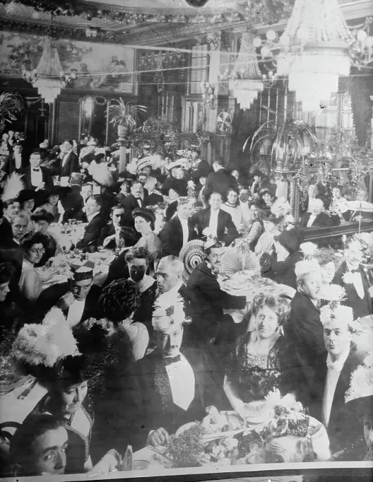 Framed Print : Cafe, New Year's Eve, between c1910 and c1915. Creator: Bain News Service Framed Print : Cafe, New Year's Eve, between c1910 and c1915. Creator: Bain News Service
