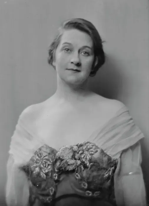 Framed Print : Calhoun, Catherine, Miss, portrait photograph, 1917 May 25. Creator: Arnold Genthe Framed Print : Calhoun, Catherine, Miss, portrait photograph, 1917 May 25. Creator: Arnold Genthe