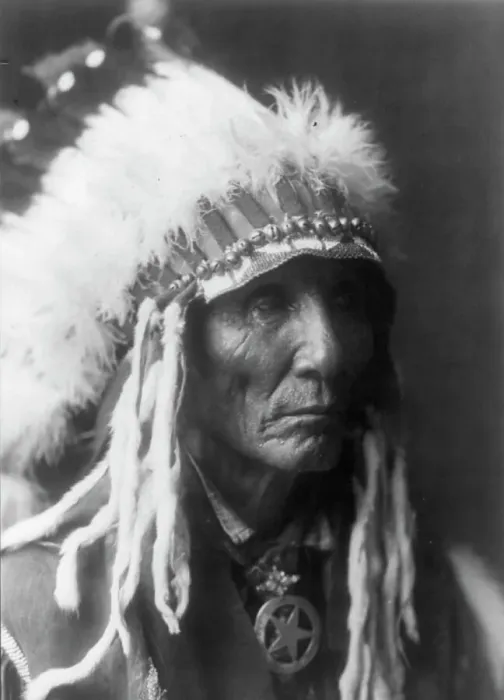 Framed Print : Calico - Oglala, head-and-shoulders portrait, facing right, between 1890 and 1910 Creator: Edward Sheriff Curtis