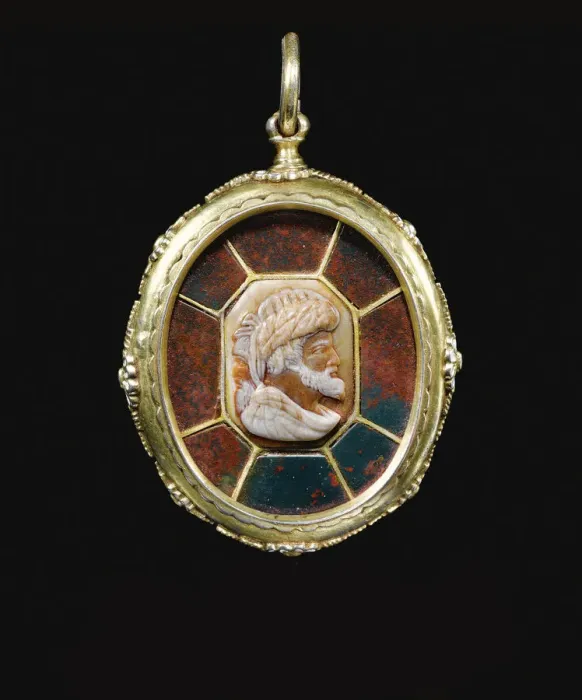 Framed Print : Cameo with Bust of Hayreddin Barbarossa Framed Print : Cameo with Bust of Hayreddin Barbarossa