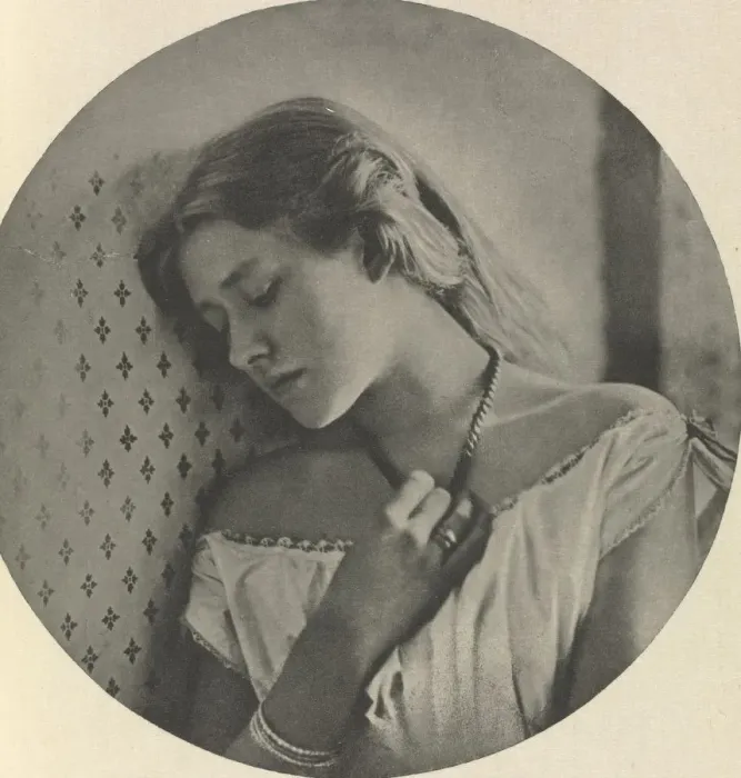 Framed Print : Camera Work: Ellen Terry, at the Age of Sixteen, 1913. Creator: Julia Margaret Cameron (British Framed Print : Camera Work: Ellen Terry, at the Age of Sixteen, 1913. Creator: Julia Margaret Cameron (British