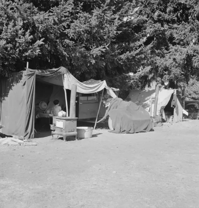 Framed Print : Camp representative of fourteen in group, near West Stayton, Marion County, Oregon, 1939. Creator: Dorothea Lange