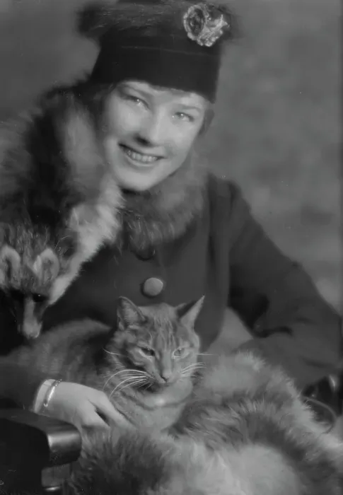 Framed Print : Campbell, Natalie, Miss, with Buzzer the cat, portrait photograph, 1914 Dec. 24. Creator: Arnold Genthe Framed Print : Campbell, Natalie, Miss, with Buzzer the cat, portrait photograph, 1914 Dec. 24. Creator: Arnold Genthe