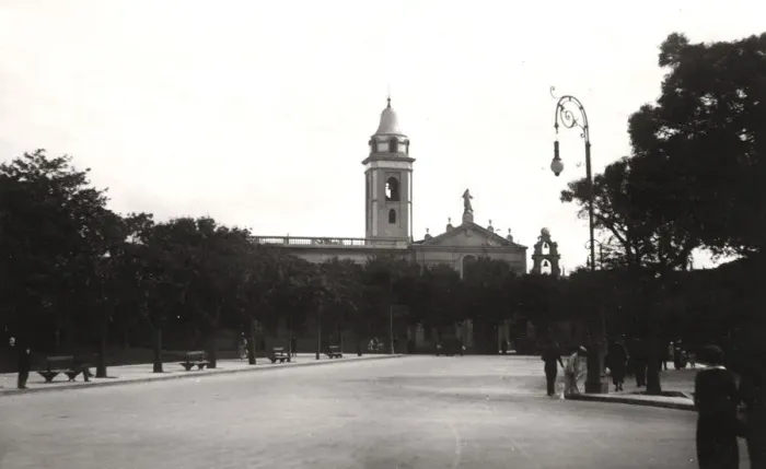 Framed Print : The Capilla del Pilar, La Recoleta cemetery, Buenos Aires, Argentina, c1900s